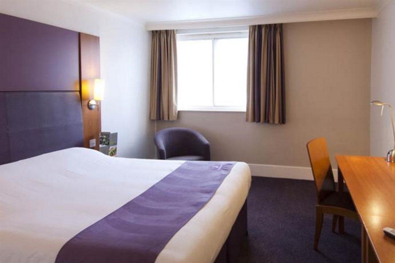 Premier Inn هورشام المظهر الخارجي الصورة